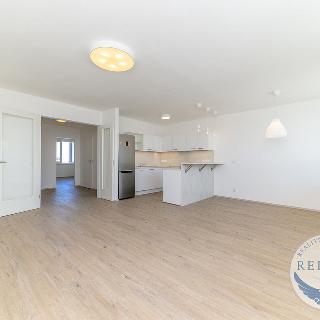 Pronájem bytu 3+kk 83 m² Praha, Dědinova