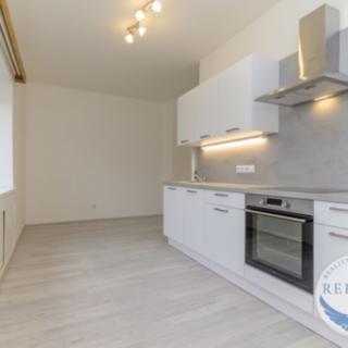 Pronájem bytu 2+kk 40 m² Praha