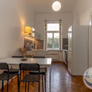 Pronájem bytu 3+1 68 m² Praha, Slezská