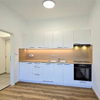 Pronájem bytu 2+kk 37 m² Beroun, Na Parkáně