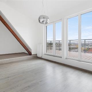 Pronájem bytu 4+kk 104 m² Praha, U družstva Život