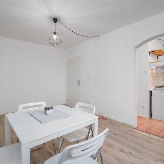 Prodej bytu 2+1 41 m² Milovice, Spojovací