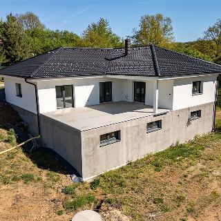 Prodej rodinného domu 288 m² Mirošovice, Za Dálnicí