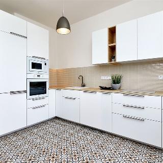 Pronájem bytu 4+1 127 m² Praha, U páté baterie