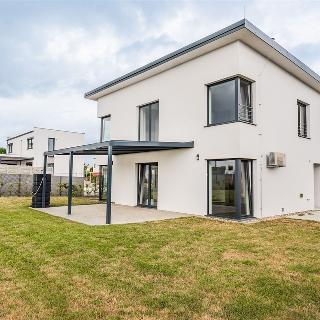 Pronájem rodinného domu 130 m² Mladá Boleslav, 