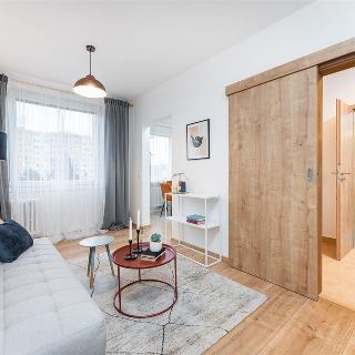 Pronájem bytu 4+1 96 m² Praha