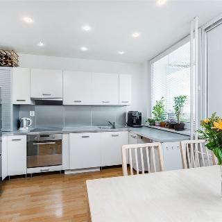 Prodej bytu 3+kk 84 m² Praha, Doležalova