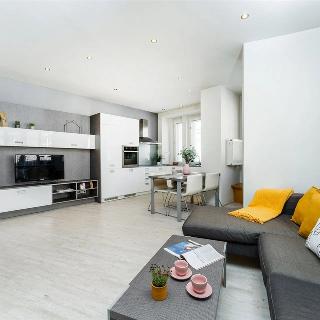 Pronájem bytu 2+kk 50 m² Praha, Kyjevská