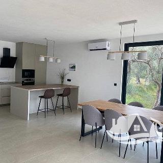 Prodej rodinného domu 183 m² v Černé Hoře