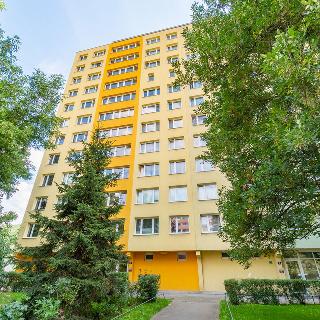 Pronájem bytu 1+kk a garsoniéry 32 m² Praha, Hurbanova