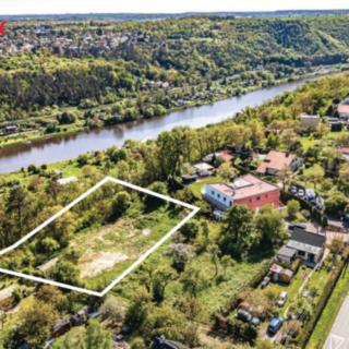 Prodej stavební parcely 1885 m² Husinec