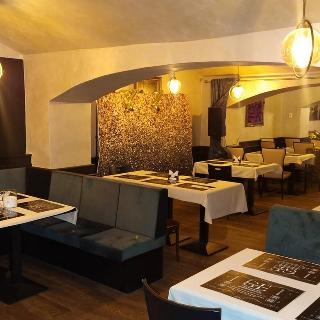 Pronájem restaurace 486 m² Praha, náměstí 14. října