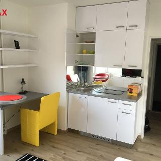 Pronájem bytu 1+kk a garsoniéry 22 m² Praha, Hornoměcholupská