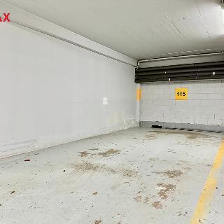 Prodej parkovacího místa 18 m² Praha, Pražská