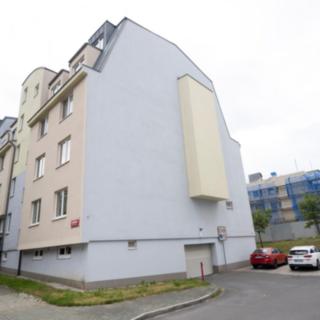 Pronájem bytu 3+1 63 m² Praha