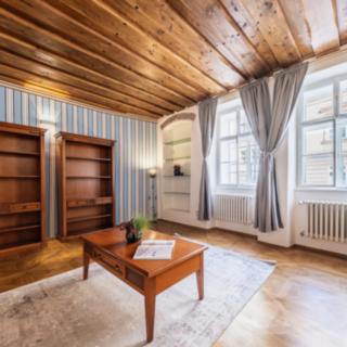 Pronájem bytu 3+1 85 m² Praha Malá Strana, Tržiště