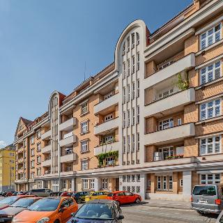 Prodej bytu 2+1 58 m² Praha, Jeseniova