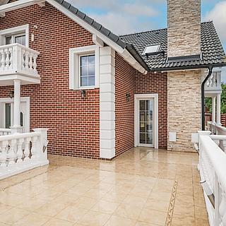 Prodej rodinného domu 228 m&sup2; Králův Dvůr