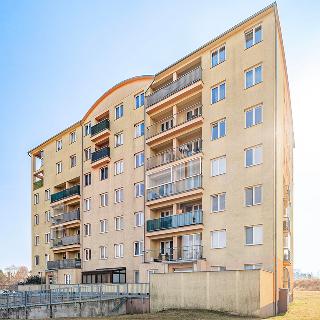 Prodej bytu 1+kk a garsoniéry 32 m² Klecany, V Honech