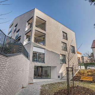 Pronájem bytu 3+kk 139 m² Praha, Strašínská