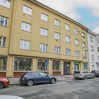 Pronájem bytu 3+kk 80 m² Praha, Lotyšská