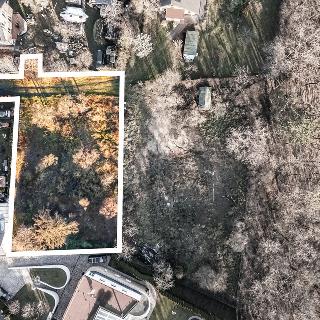 Prodej stavební parcely 1070 m² Husinec