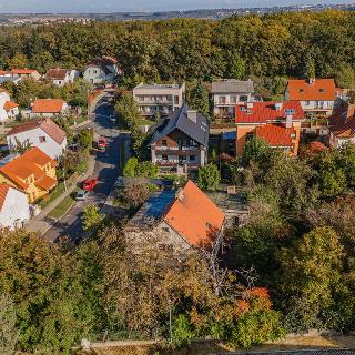 Prodej stavební parcely 1 499 m² Praha, K Roztokům