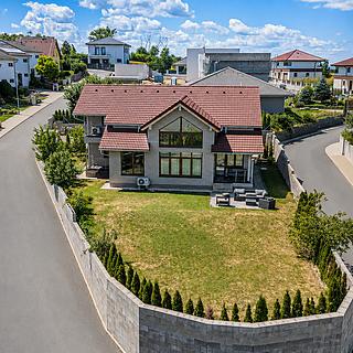 Prodej rodinného domu 226 m&sup2; Popovičky