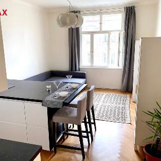 Pronájem bytu 1+kk a garsoniéry 30 m² Praha, Slavíkova