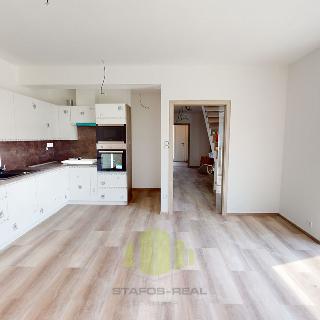 Pronájem rodinného domu 127 m² Velký Týnec, Polní