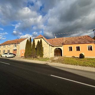 Prodej rodinného domu 168 m² Komořany, 