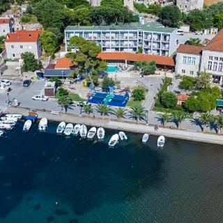 Prodej hotelu a penzionu 1 600 m² v Chorvatsku