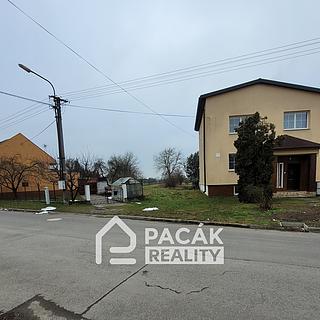 Prodej stavební parcely 2117 m&sup2; Lobodice