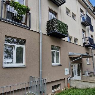 Pronájem bytu 1+kk a garsoniéry 34 m² Milovice, Slepá