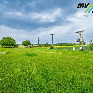 Prodej stavební parcely 1731 m&sup2; Úmyslovice