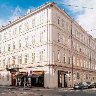 Prodej bytu 2+kk 44 m² Praha, Vítězná