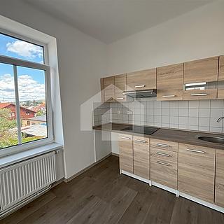 Pronájem bytu 1+kk, garsoniery 32 m² České Budějovice