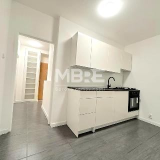 Pronájem bytu 2+1 53 m² Karviná, Nádražní