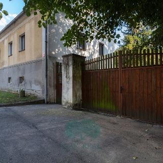 Prodej zemědělské usedlosti 160 m² Praha, K Uhříněvsi