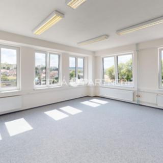 Pronájem kanceláře 1680 m&sup2; Obrnice