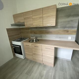 Pronájem bytu 1+1 37 m² Hroznětín, Sídliště