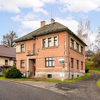 Prodej rodinného domu 220 m&sup2; Benešov u Semil