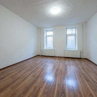 Pronájem bytu 1+kk a garsoniéry 35 m² Ostrava, Jílová