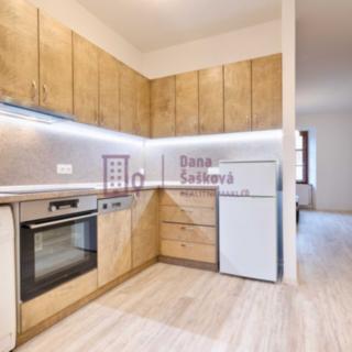 Pronájem bytu 1+kk a garsoniéry 36 m² Jindřichův Hradec I, Kostelní