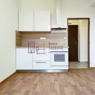 Pronájem bytu 1+kk a garsoniéry 16 m² Jindřichův Hradec, nám. Míru