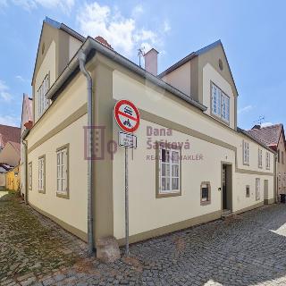 Pronájem bytu 3+1 74 m² Jindřichův Hradec, Na Hradbách