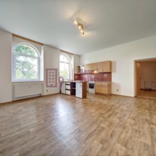 Pronájem bytu 2+kk 61 m² Jindřichův Hradec, Deštenská