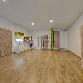 Pronájem bytu 2+kk 62 m&sup2; Jindřichův Hradec