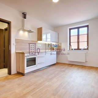 Pronájem bytu 1+kk a garsoniéry 23 m² Jindřichův Hradec, nám. Míru