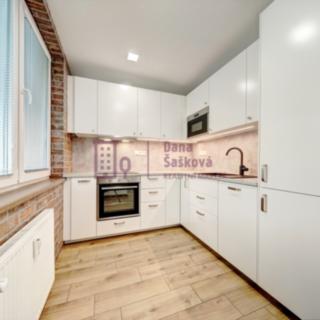 Pronájem bytu 2+1 57 m² Jindřichův Hradec, sídliště Vajgar